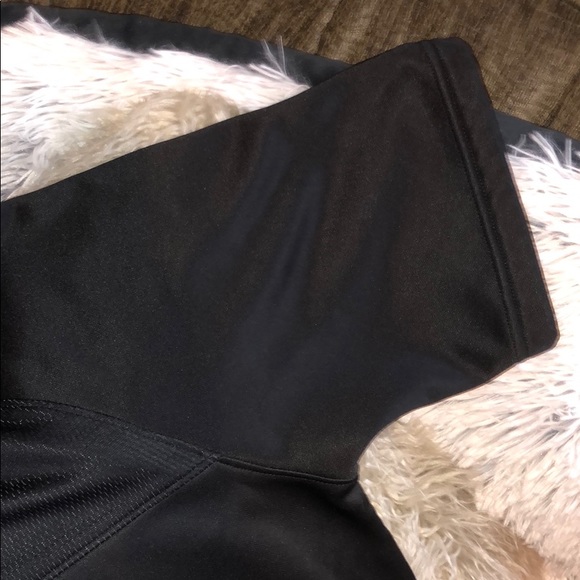 Short sleeve ball hoodie - Picture 3 of 5